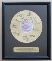 武道館コンサートの共演アーティスト達から、ゴールドディスク風パネルが届きました